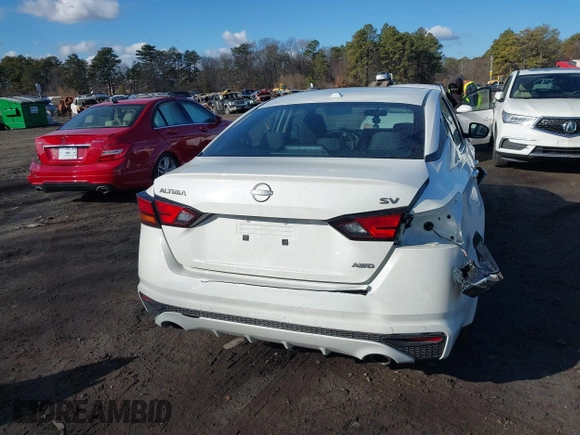 2024 Nissan Altima 2.5 SV with VIN 1N4BL4DW3RN403305, listed as a IAAI auction lot 41683038 with 8,670 mi miles. Bid and sale history available at carsss.com. Image 16.