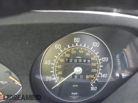 1985 Mercedes-Benz 380 z VIN WDBBA45C5FA029222, wystawiony jako IAAI lot #41658132 z przebiegiem 129 548 mil mil oraz . Historia ofert i sprzedaży dostępna na DreamBid. Obrazek 7.