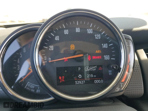 2018 MINI Hardtop Cooper with VIN WMWXP5C54J2G64015, listed as a Copart auction lot 61866865 with 32,927 mi miles and Salvage title. Bid and sale history available at DreamBid. Image 9.