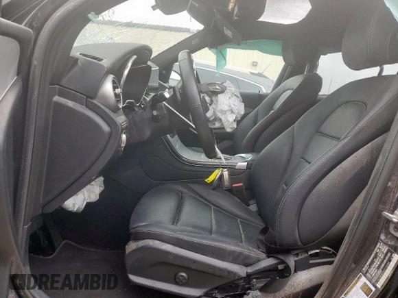2022 Mercedes-Benz GLC 300 with VIN W1N0G8DBXNG114598, listed as a Copart auction lot 55828375 with 32,978 mi miles and Salvage title. Bid and sale history available at DreamBid. Image 7.