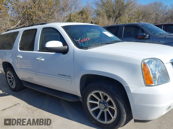 2014 GMC Yukon XL SLT with VIN 1GKS1KE02ER200489, listed as a IAAI auction lot 41385362 with 200,289 mi miles. Bid and sale history available at carsss.com. Image 1.
