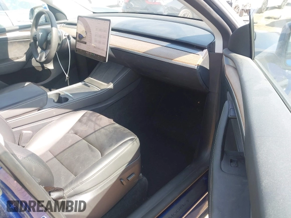 2024 Tesla Model Y с VIN 7SAYGDED2RF119770, выставлен на аукционе IAAI как лот 42462600 с пробегом 6 712 миль миль и . История ставок и продаж доступна на DreamBid. Изображение 5.