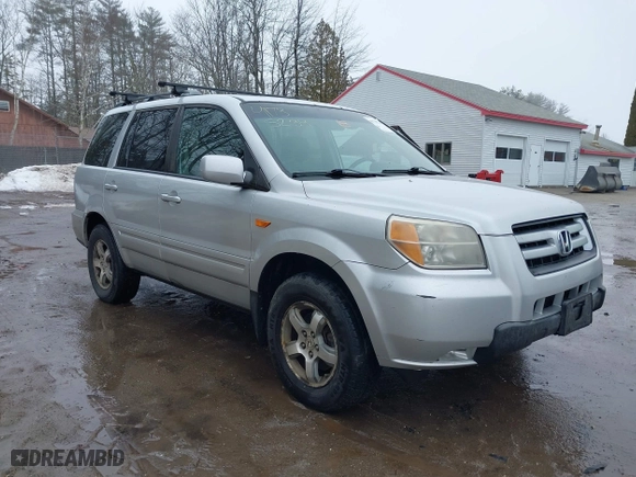 2008 Honda Pilot SE with VIN 5FNYF18388B050762, listed as a IAAI auction lot 41735234 with 184,245 mi miles. Bid and sale history available at carsss.com. Image 1.