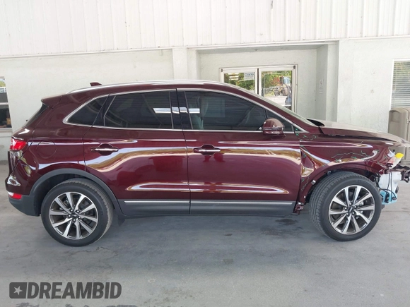 2019 Lincoln MKC Reserve with VIN 5LMCJ3C94KUL50192, listed as a IAAI auction lot 42217678 with 21,344 mi miles and . Bid and sale history available at DreamBid. Image 14.