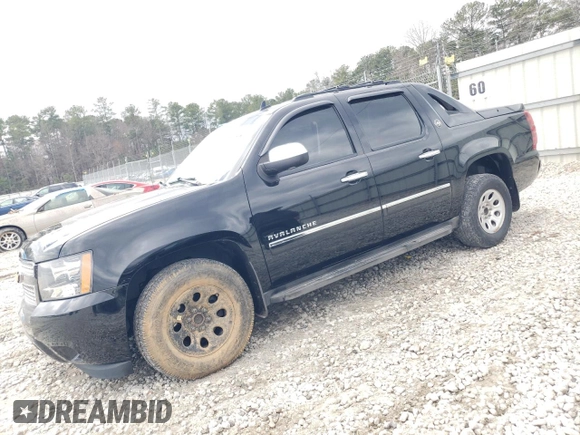 2013 Chevrolet Avalanche LTZ with VIN 3GNMCGE07DG198370, listed as a Copart auction lot 43990185 with 125,944 mi miles and Salvage title. Bid and sale history available at DreamBid. Image 1.
