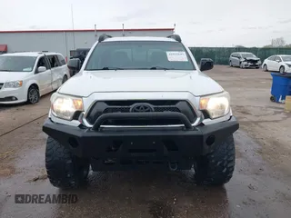 2014 Toyota Tacoma with VIN 3TMLU4EN8EM139665, listed as a IAAI auction lot 41925143 with 190,690 mi miles and . Bid and sale history available at DreamBid. Image 12.