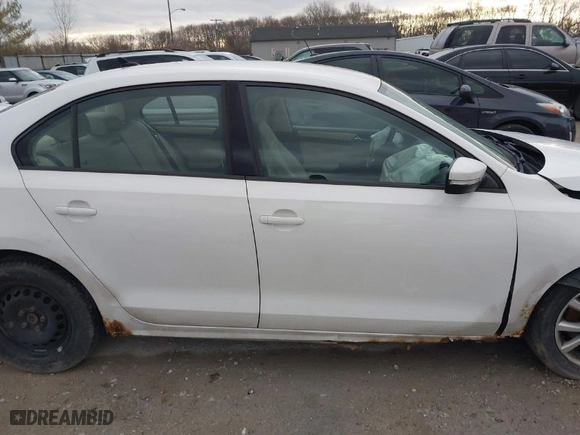 2011 Volkswagen Jetta Sedan SE w/Convenience with VIN 3VWDX7AJ0BM346446, listed as a IAAI auction lot 41845059 with 172,509 mi miles. Bid and sale history available at carsss.com. Image 14.