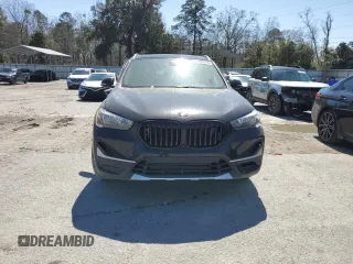 2022 BMW X1 sDrive28i with VIN WBXJG7C02N5V40225, listed as a Copart auction lot 47688195 with 42,430 mi miles and Salvage Title. Bid and sale history available at carsss.com. Image 5.