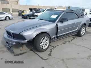 2006 Ford Mustang Standard with VIN 1ZVFT84N565189985, listed as a IAAI auction lot 41691191 with 131,847 mi miles and . Bid and sale history available at carsss.com. Image 18.