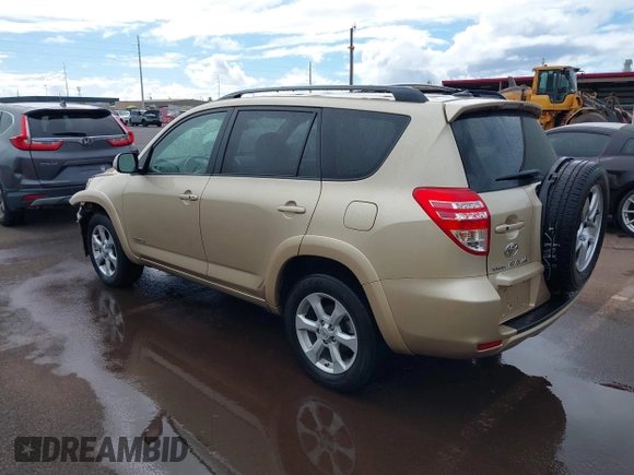 2010 Toyota RAV4 Limited z VIN JTMYK4DV0AD004537, wystawiony jako IAAI lot #40428467 z przebiegiem 77 589 mil mil oraz . Historia ofert i sprzedaży dostępna na DreamBid. Obrazek 3.