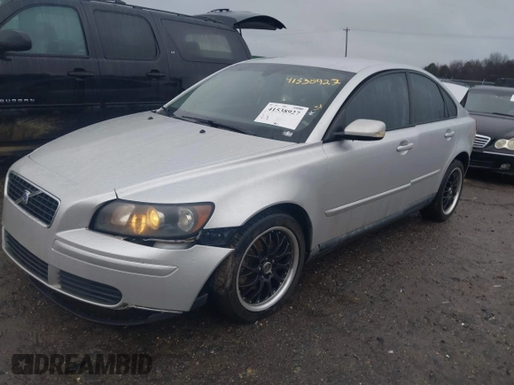 2006 Volvo S40 2.4L with VIN YV1MS382762220598, listed as a IAAI auction lot 41538927 with 115,966 mi miles. Bid and sale history available at carsss.com. Image 17.