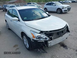 2013 Nissan Altima SV with VIN 1N4AL3APXDN420162, listed as a IAAI auction lot 42563045 with 80,750 mi miles and . Bid and sale history available at DreamBid. Image 1.