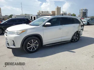 2017 Toyota Highlander XLE with VIN 5TDKZRFH8HS510475, listed as a Copart auction lot 61960825 with 74,611 mi miles and Salvage title. Bid and sale history available at DreamBid. Image 1.