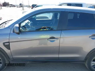 2024 Mitsubishi Outlander S z VIN JA4ARUAU3RU025509, wystawiony jako IAAI lot #42306345 z przebiegiem 6 559 mil mil oraz . Historia ofert i sprzedaży dostępna na DreamBid. Obrazek 14.