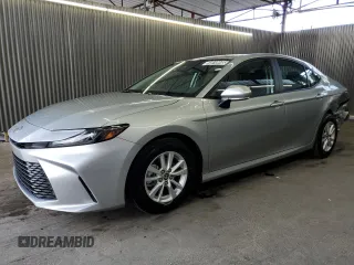 2025 Toyota Camry LE with VIN 4T1DAACK2SU054165, listed as a Copart auction lot 54918945 with 11,132 mi miles and Clean Title. Bid and sale history available at carsss.com. Image 1.