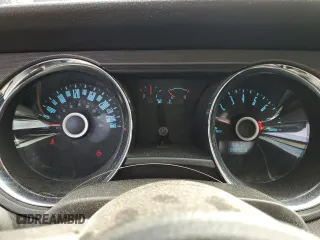 2014 Ford Mustang V6 z VIN 1ZVBP8AM4E5312513, wystawiony jako Copart lot #64463685 z przebiegiem 106 892 mil mil oraz Szkoda całkowita • Salvage title. Historia ofert i sprzedaży dostępna na DreamBid. Obrazek 9.