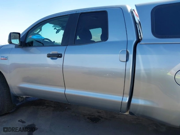 2013 Toyota Tundra 4WD Truck with VIN 5TFUW5F18DX312724, listed as a IAAI auction lot 41735502 with 95,097 mi miles. Bid and sale history available at carsss.com. Image 14.