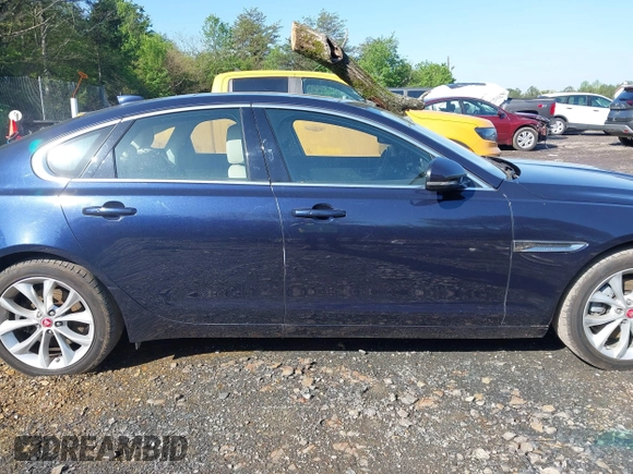 2018 Jaguar XF 25t Premium with VIN SAJBD4FX7JCY57670, listed as a IAAI auction lot 41978474 with 44,136 mi miles and . Bid and sale history available at DreamBid. Image 13.