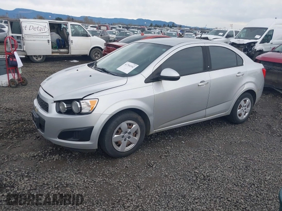 2013 Chevrolet Sonic LS z VIN 1G1JA5SH7D4197354, wystawiony jako IAAI lot #41764102 z przebiegiem 154 401 mil mil oraz . Historia ofert i sprzedaży dostępna na DreamBid. Obrazek 2.