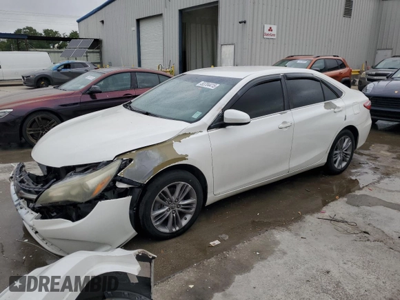 2015 Toyota Camry XLE with VIN 4T1BF1FK7FU077791, listed as a Copart auction lot 53704415 with 110,487 mi miles and Salvage Title. Bid and sale history available at DreamBid. Image 1.
