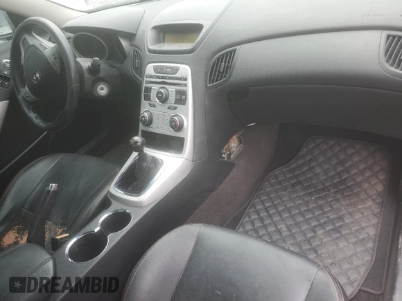 2010 Hyundai Genesis Coupe with VIN KMHHT6KD0AU011874, listed as a Copart auction lot 61757505 with Not provided miles and Clean title. Bid and sale history available at DreamBid. Image 8.