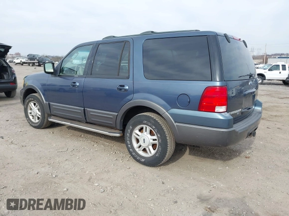 2004 Ford Expedition Special Service with VIN 1FMFU16L44LB85496, listed as a IAAI auction lot 41852315 with 169,687 mi miles. Bid and sale history available at carsss.com. Image 3.