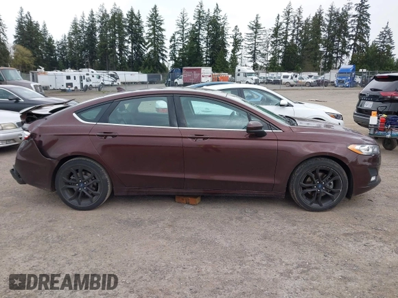 2019 Ford Fusion SE with VIN 3FA6P0HD0KR136232, listed as a IAAI auction lot 42015102 with 66,472 mi miles. Bid and sale history available at carsss.com. Image 13.