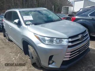 2018 Toyota Highlander SE z VIN 5TDJZRFH9JS523334, wystawiony jako IAAI lot #41857133 z przebiegiem 101 222 mil mil oraz . Historia ofert i sprzedaży dostępna na DreamBid. Obrazek 1.