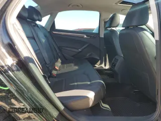 2016 Volkswagen Passat SE z VIN 1VWBT7A36GC003556, wystawiony jako Copart lot #55245595 z przebiegiem 84 939 mil mil oraz Szkoda całkowita • Salvage title. Historia ofert i sprzedaży dostępna na DreamBid. Obrazek 10.