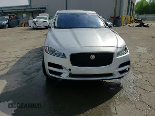 2019 Jaguar F-Pace 25t z VIN SADCS2FXXKA390386, wystawiony jako Copart lot #54671255 z przebiegiem 103 930 mil mil oraz Szkoda całkowita • Salvage title. Historia ofert i sprzedaży dostępna na DreamBid. Obrazek 14.