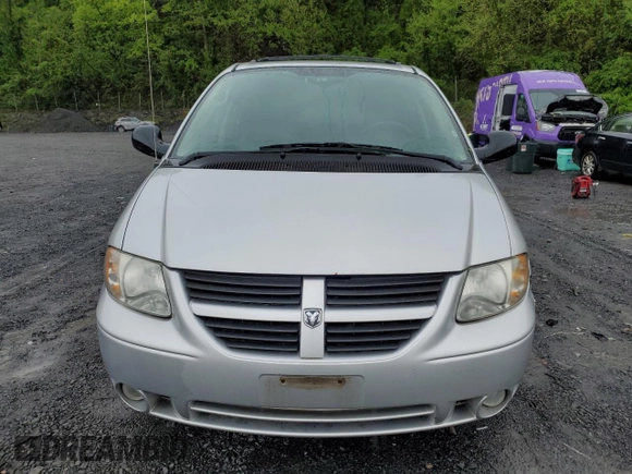 2006 Dodge Grand Caravan SXT z VIN 2D4GP44L56R786238, wystawiony jako Copart lot #55799425 z przebiegiem 173 150 mil mil oraz Czysty tytuł • Clean title. Historia ofert i sprzedaży dostępna na DreamBid. Obrazek 5.