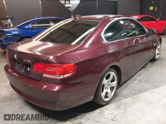 2009 BMW 3 Series 328i xDrive z VIN WBAWC33539PC87767, wystawiony jako IAAI lot #41988576 z przebiegiem 122 842 mil mil oraz . Historia ofert i sprzedaży dostępna na DreamBid. Obrazek 4.