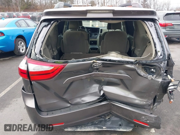 2018 Toyota Sienna LE Auto Access Seat with VIN 5TDKZ3DC1JS953593, listed as a IAAI auction lot 41478930 with 171,792 mi miles. Bid and sale history available at carsss.com. Image 15.