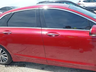 2017 Lincoln MKZ Select z VIN 3LN6L5C92HR624169, wystawiony jako IAAI lot #42242255 z przebiegiem 133 442 mil mil oraz . Historia ofert i sprzedaży dostępna na DreamBid. Obrazek 13.
