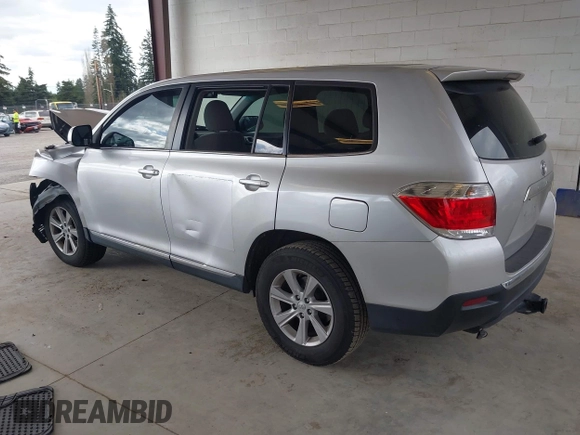 2013 Toyota Highlander with VIN 5TDZA3EH0DS043082, listed as a IAAI auction lot 41943547 with Not Provided miles and . Bid and sale history available at DreamBid. Image 3.