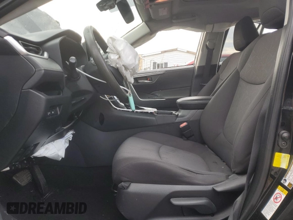 2019 Toyota RAV4 XLE with VIN JTMW1RFV6KD004869, listed as a Copart auction lot 82302754 with 118,015 mi miles and Salvage Title. Bid and sale history available at carsss.com. Image 7.