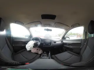 2018 Mitsubishi Outlander ES z VIN JA4AZ2A32JZ004749, wystawiony jako IAAI lot #42172216 z przebiegiem 95 533 mil mil oraz . Historia ofert i sprzedaży dostępna na DreamBid. Obrazek 19.