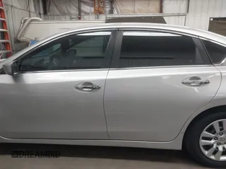 2018 Nissan Altima 2.5 SR with VIN 1N4AL3AP2JC299716, listed as a IAAI auction lot 41829131 with 39,741 mi miles. Bid and sale history available at carsss.com. Image 14.