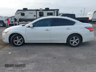 2015 Nissan Altima S with VIN 1N4AL3AP2FN331236, listed as a IAAI auction lot 41929242 with 100,439 mi miles and . Bid and sale history available at carsss.com. Image 14.