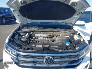 2021 Volkswagen Atlas SE z VIN 1V2WR2CA4MC514968, wystawiony jako IAAI lot #41414547 z przebiegiem 133 946 mil mil oraz . Historia ofert i sprzedaży dostępna na DreamBid. Obrazek 10.