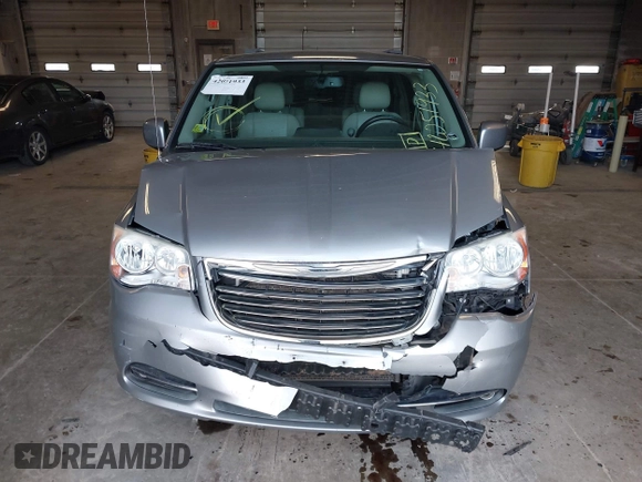 2013 Chrysler Town & Country Touring with VIN 2C4RC1BG1DR646691, listed as a IAAI auction lot 42051933 with 162,960 mi miles. Bid and sale history available at carsss.com. Image 12.