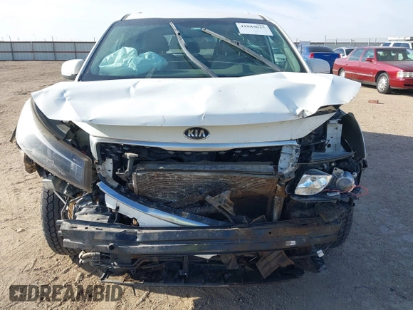 2016 Kia Sedona LX with VIN KNDMB5C18G6142343, listed as a IAAI auction lot 41889625 with 95,001 mi miles. Bid and sale history available at carsss.com. Image 6.