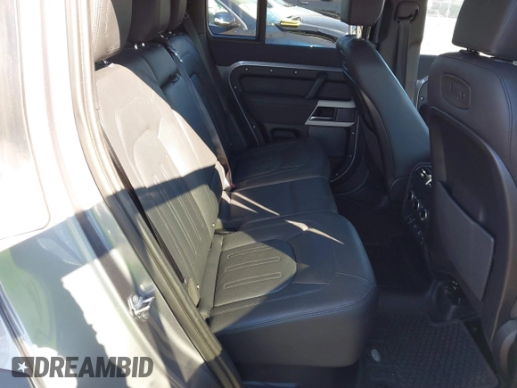 2022 Land Rover Defender S z VIN SALEJ7RX4N2097686, wystawiony jako IAAI lot #40668510 z przebiegiem 55 966 mil mil oraz . Historia ofert i sprzedaży dostępna na DreamBid. Obrazek 8.