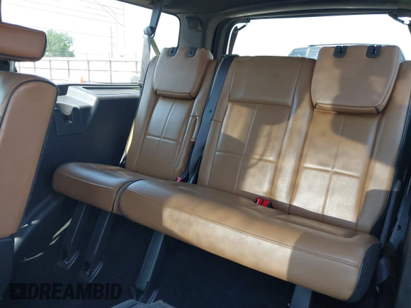 2013 Lincoln Navigator z VIN 5LMJJ3J54DEL08819, wystawiony jako IAAI lot #42234551 z przebiegiem 235 518 mil mil oraz . Historia ofert i sprzedaży dostępna na DreamBid. Obrazek 19.