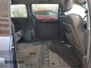 2007 Chrysler Town & Country LWB Limited with VIN 2A4GP64L07R137192, listed as a Copart auction lot 70571224 with 239,297 mi miles and Non Repairable. Bid and sale history available at carsss.com. Image 11.