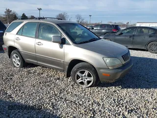 2002 Lexus RX with VIN JTJHF10U720245596, listed as a IAAI auction lot 41434090 with 195,309 mi miles. Bid and sale history available at carsss.com. Image 1.