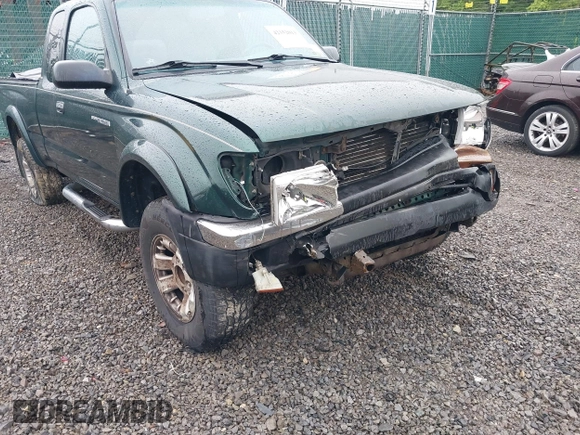 2000 Toyota Tacoma PreRunner with VIN 5TESM92N4YZ695931, listed as a IAAI auction lot 42352013 with 194,454 mi miles and . Bid and sale history available at DreamBid. Image 18.