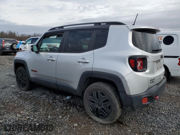 2018 Jeep Renegade Trailhawk with VIN ZACCJBCB6JPH07876, listed as a Copart auction lot 49215785 with 124,465 mi miles and Salvage Title. Bid and sale history available at carsss.com. Image 2.