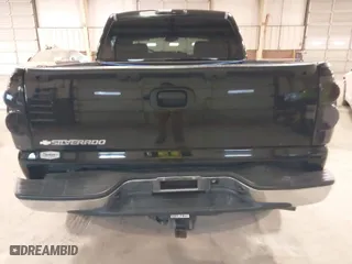 2006 Chevrolet Silverado 1500 LT1 with VIN 2GCEC13T461190598, listed as a IAAI auction lot 41521172 with 223,110 mi miles. Bid and sale history available at carsss.com. Image 16.