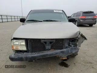 2001 GMC Sonoma SLS w/1SG Pkg with VIN 1GTCS19W318154175, listed as a Copart auction lot 79110724 with 135,746 mi miles and Salvage Title. Bid and sale history available at carsss.com. Image 5.